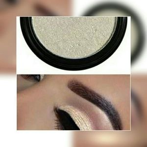 Learnever Matte Eyeshadow Powder Shimmer Pigment W